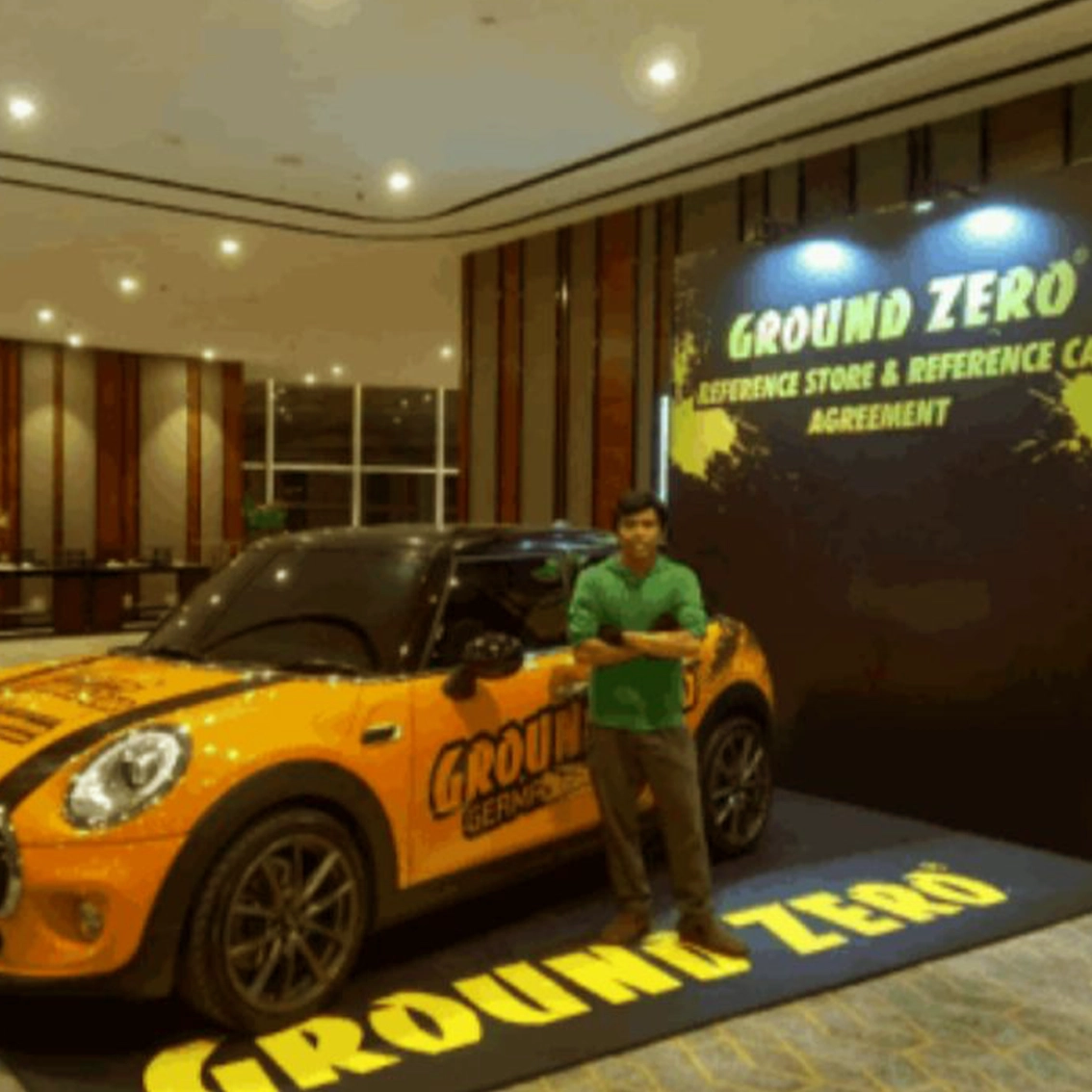 Pasang Backdrop Paemeran